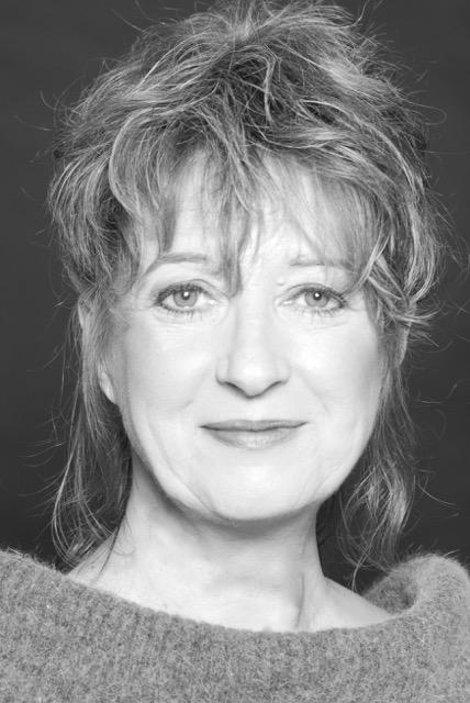 Ellie Darvill (428x640).jpg